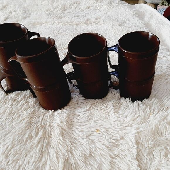 Aladdin brown vintage 8 plastic stackable cups - Picture 3 of 3